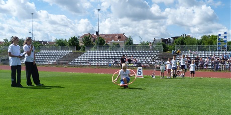 Powiększ grafikę: zwyciesto-zabek-w-finale-gdanskiej-spartakiady-przedszkolaka-700837.jpg