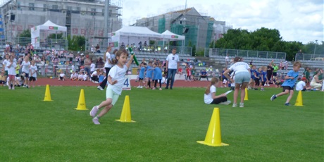Powiększ grafikę: zwyciesto-zabek-w-finale-gdanskiej-spartakiady-przedszkolaka-700844.jpg