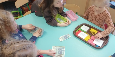 Powiększ grafikę: A tymczasem w grupie Sówek 