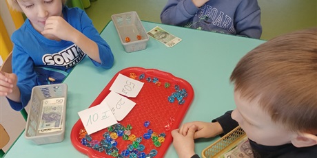 Powiększ grafikę: A tymczasem w grupie Sówek 