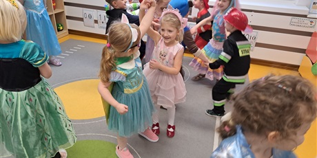 Powiększ grafikę: BAL KARNAWAŁOWY