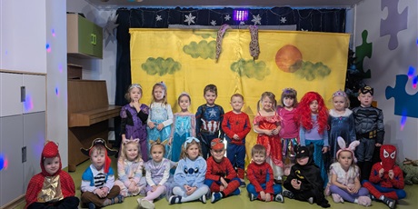 Powiększ grafikę: Bal karnawałowy