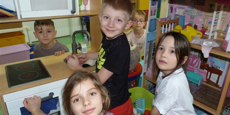 Powiększ grafikę: BAWIMY SIĘ