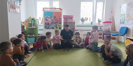 Powiększ grafikę: Cała Polska czyta dzieciom 