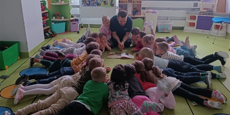 Powiększ grafikę: Cała Polska czyta dzieciom 