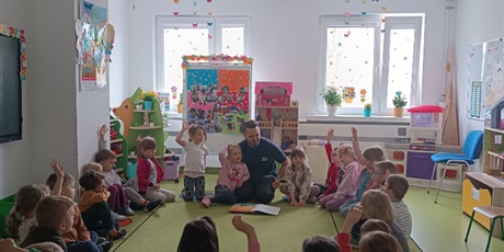 Powiększ grafikę: Cała Polska czyta dzieciom 