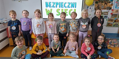 Powiększ grafikę: DZIEŃ BEZPIECZNEGO INTERNETU