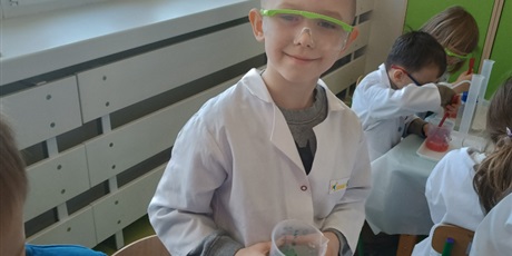 Powiększ grafikę: Dzień Eksperymentu "Laboratorium barwnych kryształów"