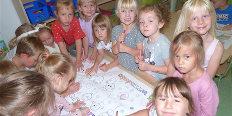 Powiększ grafikę: DZIEŃ KROPKI