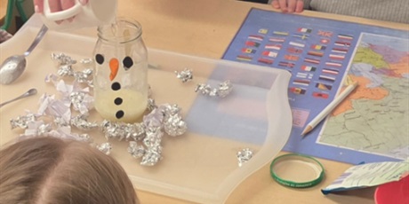 Powiększ grafikę: Eksperymenty, zajęcia sensoryczne