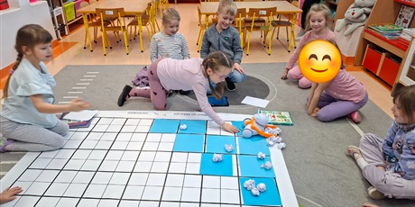 Powiększ grafikę: "Kodowanie na dywanie"