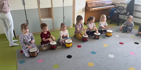 Powiększ grafikę: lekcje rytmiki 