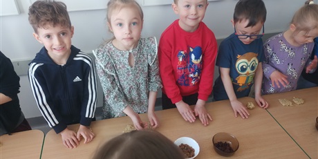 Powiększ grafikę: Małe rączki, wyjątkowy smak - owsiane ciasteczka robimy tak!