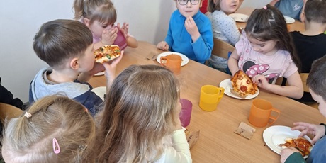 Powiększ grafikę: prima aprilis - pieczemy pizzę