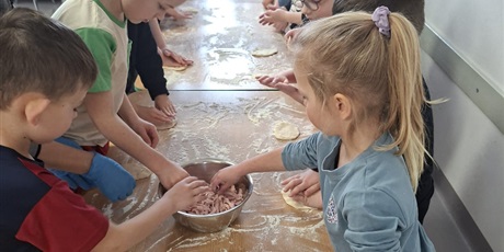 Powiększ grafikę: prima aprilis - pieczemy pizzę