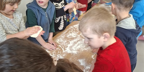 Powiększ grafikę: prima aprilis - pieczemy pizzę