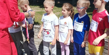 Powiększ grafikę: Przedszkolne bieganie czyli akcja "Sprintem do maratonu"