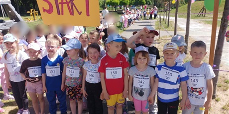 Powiększ grafikę: Przedszkolne bieganie czyli akcja "Sprintem do maratonu"
