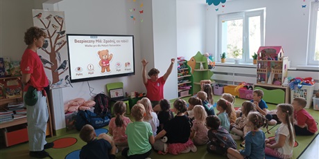 Powiększ grafikę: Sówki uczą się pierwszej pomocy