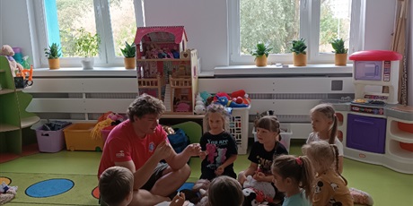 Powiększ grafikę: Sówki uczą się pierwszej pomocy