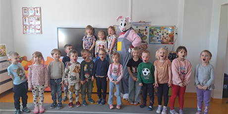 Powiększ grafikę: SPOTKANIE Z ZAJĄCZKIEM WIELKANOCNYM