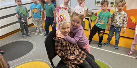 Powiększ grafikę: Urodzinki w grupie