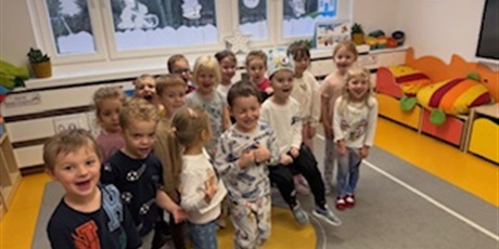 Powiększ grafikę: Urodzinki w grupie