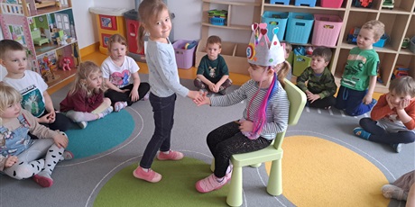 Powiększ grafikę: Urodzinki w grupie