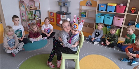 Powiększ grafikę: Urodzinki w grupie