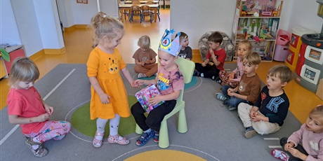 Powiększ grafikę: Urodzinki w grupie