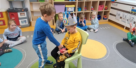 Powiększ grafikę: Urodzinki w grupie