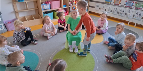 Powiększ grafikę: Urodzinki w grupie