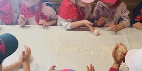Powiększ grafikę: Wycieczka do Kiełpina "Od gospodarza do piekarza"